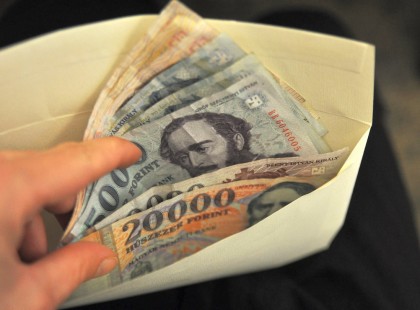 FIGYELEM! MÁRCIUS UTÁN SZÁZEZREK KAPNAK NEM VÁRT PÉNZT A BANKSZÁMLÁJUKRA! Figyeld az utalásokat, mert akár több tízezer forintot is kaphatsz, amire biztosan nem számítottál!!