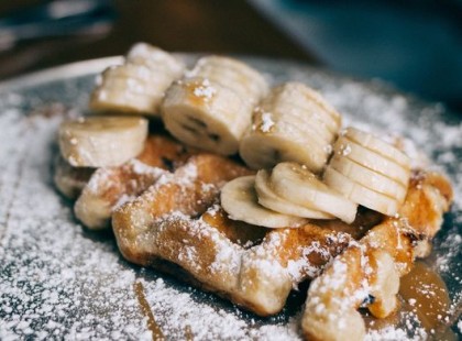Üvegszilánkot sütöttek bele Sára gofrijába - Ömleni kezdett a vér Sára szájából a pesti cukrászdában