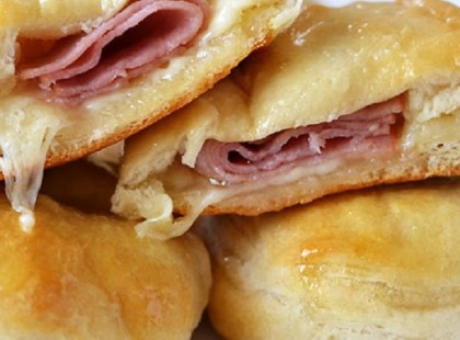 3 féle omlós töltött pogácsa Húsvétra (sajtos, sonkás és túrós)