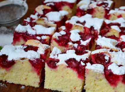 A legegyszerűbb vaníliás meggyes sütemény receptje!