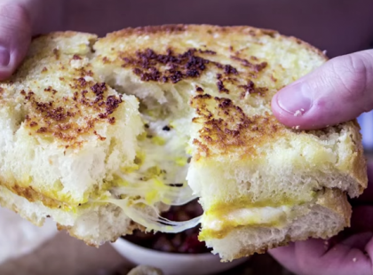 Étvágygerjesztő grillezett sajtos szendvics – Egy próbát ez is megér:)