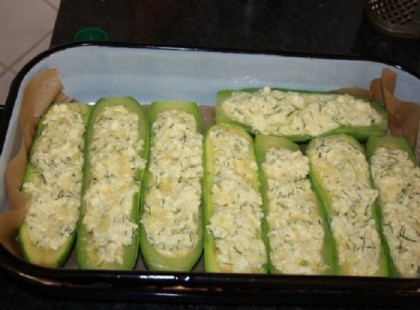 Fenséges túróval töltött kapros tök, sütőben sütve!