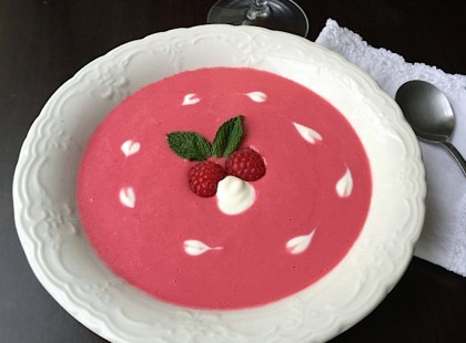 Hideg málnakrémelevés, villámgyorsan elkészíthető hűsítő finomság!