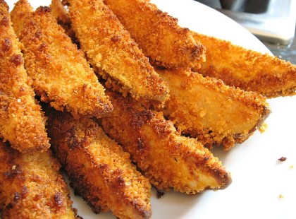 Ízletes panírozott burgonya, ropogós, fűszeres finomság a sütőből!