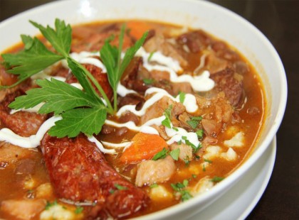 Jókai bableves, füstölt csülökkel úgy, ahogy anno