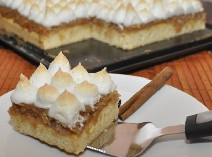 Káprázatos habos almás szelet! Olyan mint amilyet a nagyi süt!