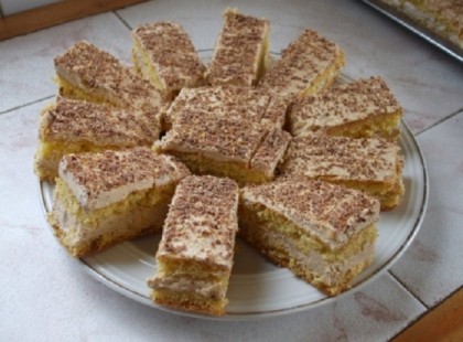 Karamellás diós krémes szelet, képtelenség ellenállni ennek az íznek!