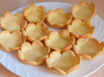 Omlós kosárkák, amiket megtölthetsz sós, vagy édes krémmel, salátával!