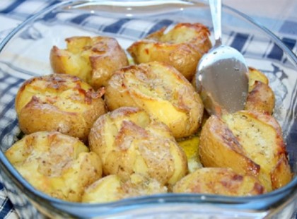 Portugál sült burgonya, ennél gyorsabb és varázslatosabb köret nincs is!