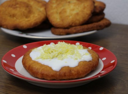 Ropogósra sült lángos, ahogy még nem kóstoltad – Vidék íze!