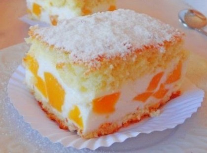 Túrókrémes habos barackos sütemény! Nehéz abbahagyni, függőséget okoz, annyira finom!