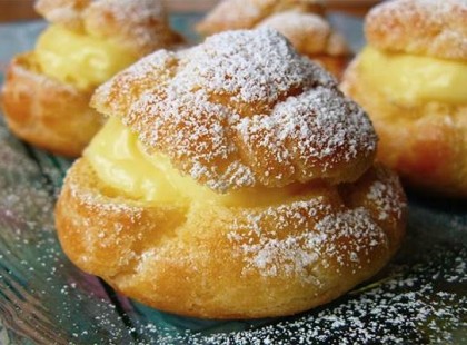 Ez a legjobb képviselőfánk recept: a tészta szép pufók, a krém pedig különleges és fenséges!