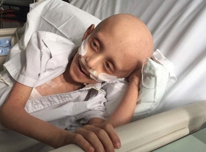 „Anyukám koporsójába temessetek el.” – Egy haldokló kisfiú szívszorító kívánsága, amely bejárt a világot