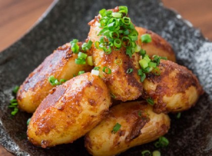 Zománcozott burgonya, ennél finomabb köretet még nem kóstoltál!