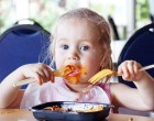 Az autista kislány kiabált az étteremben – mikor az étteremvezető odament az anyja váratlan kérdést tett fel