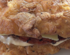 A KFC forradalmi szendvicse: Két szelet rántott hús között minden finomság!