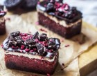 Ellenállhatatlan és elronthatatlan vörösbársony oreo-brownie szeletek
