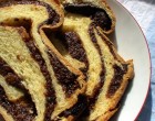Nutellás kalács mazsolával, dióval megszórva &#8211; szájban omló, piha-puha finomság!