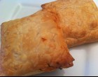 Pizza falatok tésztába töltve, tele sonkával és sajttal!