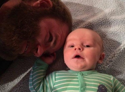 A nő meghalt, mert a saját gyermeke kiváltott egy allergiás reakciót. Amikor az apa már nem bírta tovább, átkutatta a felesége dolgait, és ezt találta!