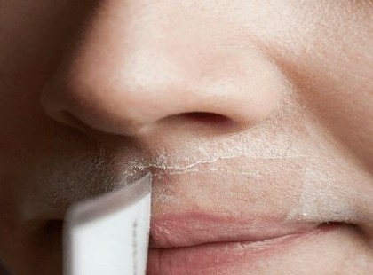 15 perc alatt ÖRÖKRE eltünteti az arcszőrzetet ez a gyorsrecept!