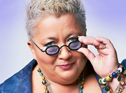 Ma 58 éves Falusi Mariann Artisjus-díjas magyar dzsesszénekes, rádiós- és televíziós műsorvezető, színésznő, a Pa-Dö-Dő együttes tagja. Isten éltesse! Köszöntsük sok lájkkal!