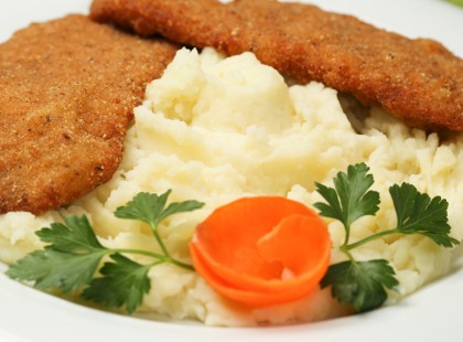 A legpuhább fokhagymás rántott karaj receptje!