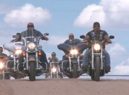 A motoros banda bekopogtatott az ajtón, az 5 éves lány miatt… szinte hihetetlen, ami ezután következett!