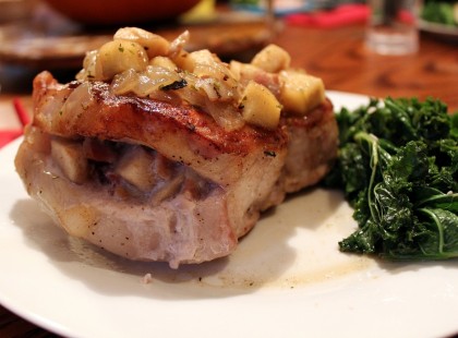 Almával-mazsolával töltött omlós disznóoldalas, amelyre egy férfi sem tud nemet mondani! :)