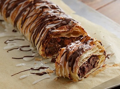 Az év kedvence: A csokoládés rétes! Rengeteg töltelékkel!