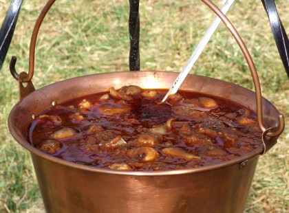 Bográcsgulyás – A hozzávalók szerencsés találkozása!