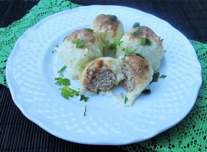 Burgonyabundába csomagolt fasírt készülj fel rá, hogy nem lehet betelni vele!