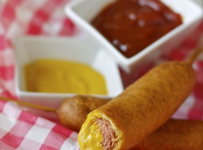 Corn dogs – a világhírű bundás virsli receptje!