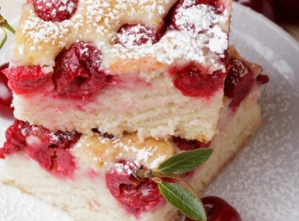 Csodásan csalogató meggyes béles! Egyszerűen nem lehet jobbat kívánni!