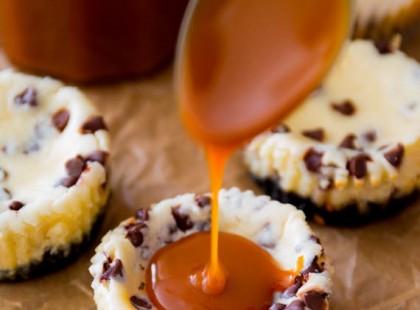 Csokis karamelles falatkák – a karácsonyi összejövetelek kedvence lesz!