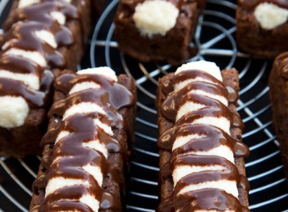 Csokis Raffaelo szelet – Bomba jól néz ki, igazi kókuszos álom!