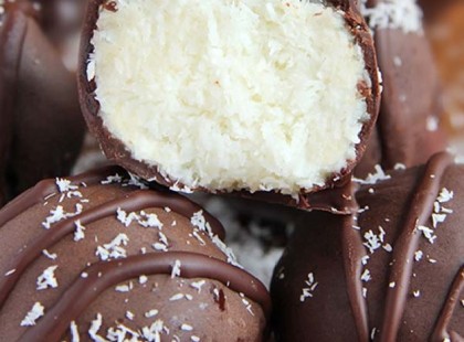 Csokoládéba mártott Raffaello – karácsonyi finomság!