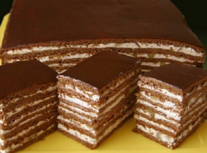 Csokoládés szelet dióval és mézzel, tökéletes választás különleges alkalmakra! Mentsd el ezt a receptet!