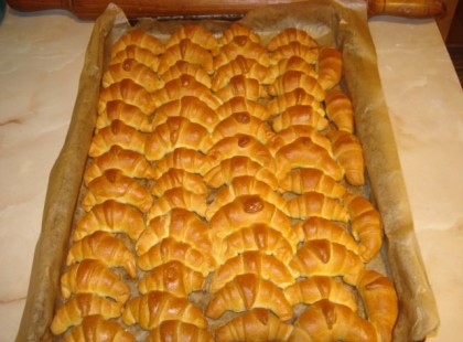 Dédanyáink így sütötték az isteni finom házi kiflit!