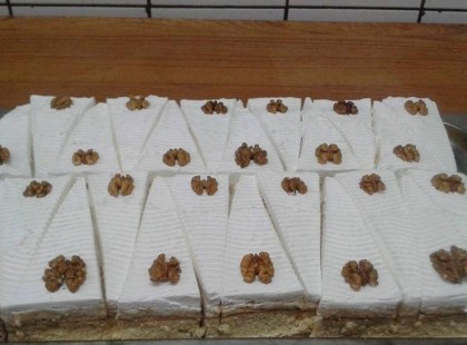 Diós szeletek Húsvétra! Dióval gazdagon töltve, a nagyi egyik kedvence!