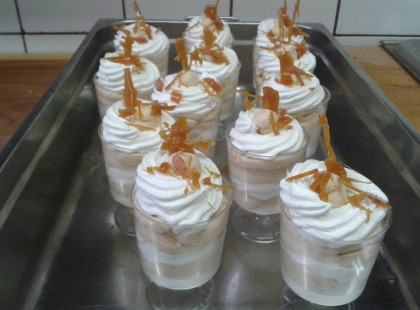 Ellenállhatatlanul finom karamellás pohárkrém – Egy étteremben is megállná a helyét!