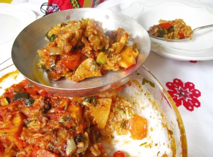 Eredeti szerb gyuvecs, olyan mint a lecsó, csak hús is van benne!