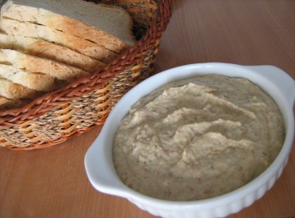 Fokhagymás joghurtos padlizsánsaláta! Megcsináltam és mindmegettem! :)