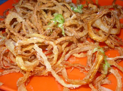 Hagymakarika lisztbe forgatva – Egyszerűen nem tudunk ráunni!