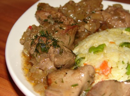 Hagymás csirkemáj – filléres étel, de egyszerűen pompás!