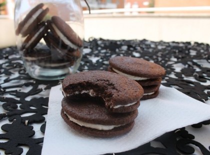 Házi Oreo keksz, tökéletes! Sokkal olcsóbb és finomabb mint a bolti!