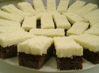 Húsvéti krémes szelet, fenséges omlós tészta, habkönnyű krémmel!