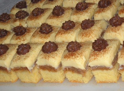 Húsvéti pudingos szelet – gyönyörű krémes finomság!