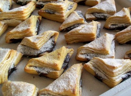 Igazi jó házi hájas kifli, házi szilvalekvárral! Húú,de guszták!