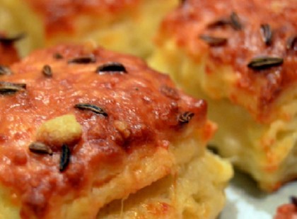 Íme, a nagyi legfinomabb sonkás pogácsa receptje, és még keleszteni sem kell!